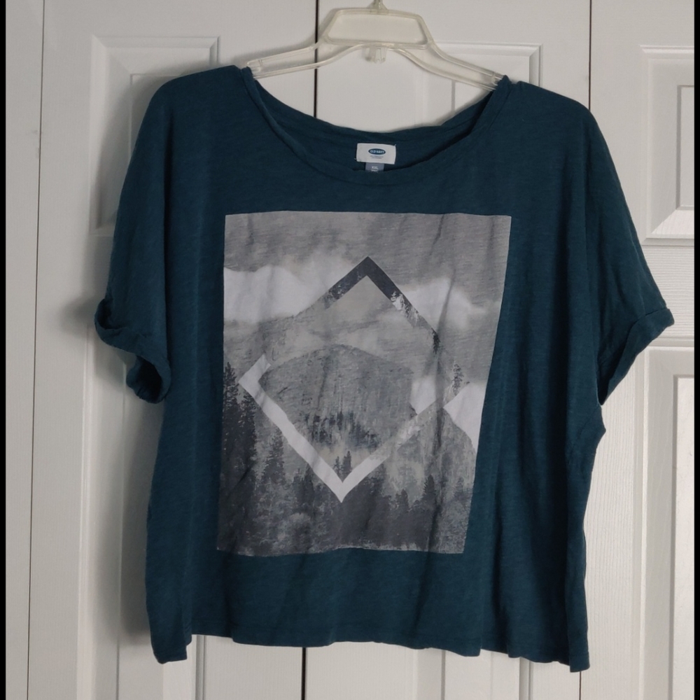 Old Navy t-shirt